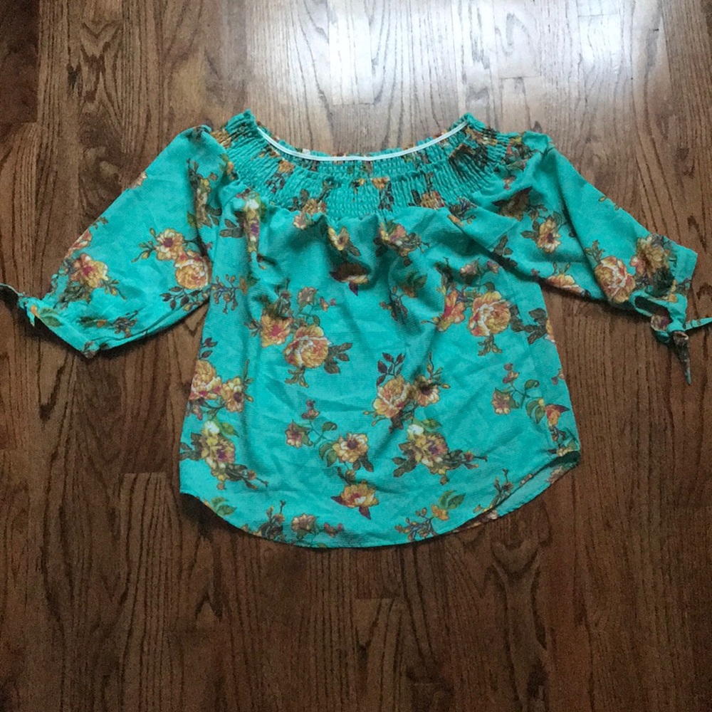 BRAND NEW Rue21 crop top